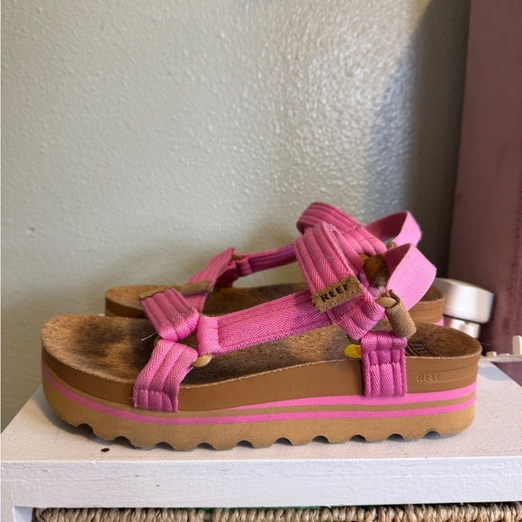 Reef cushion rim high platform Pink and Tan Sandals sz 8.5 - Picture 4 of 6